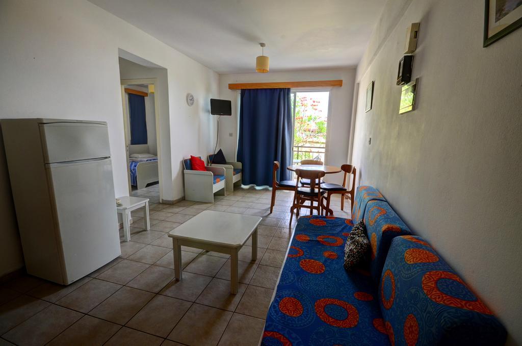Renos Apartments Polis Extérieur photo